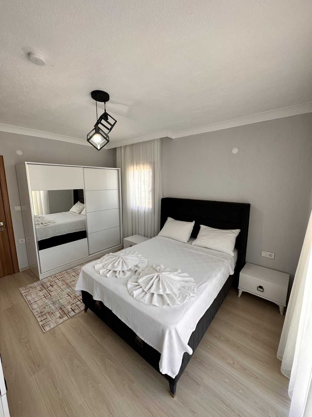 68d95e0b-3b09-42a1-9b36-1c160839eb00